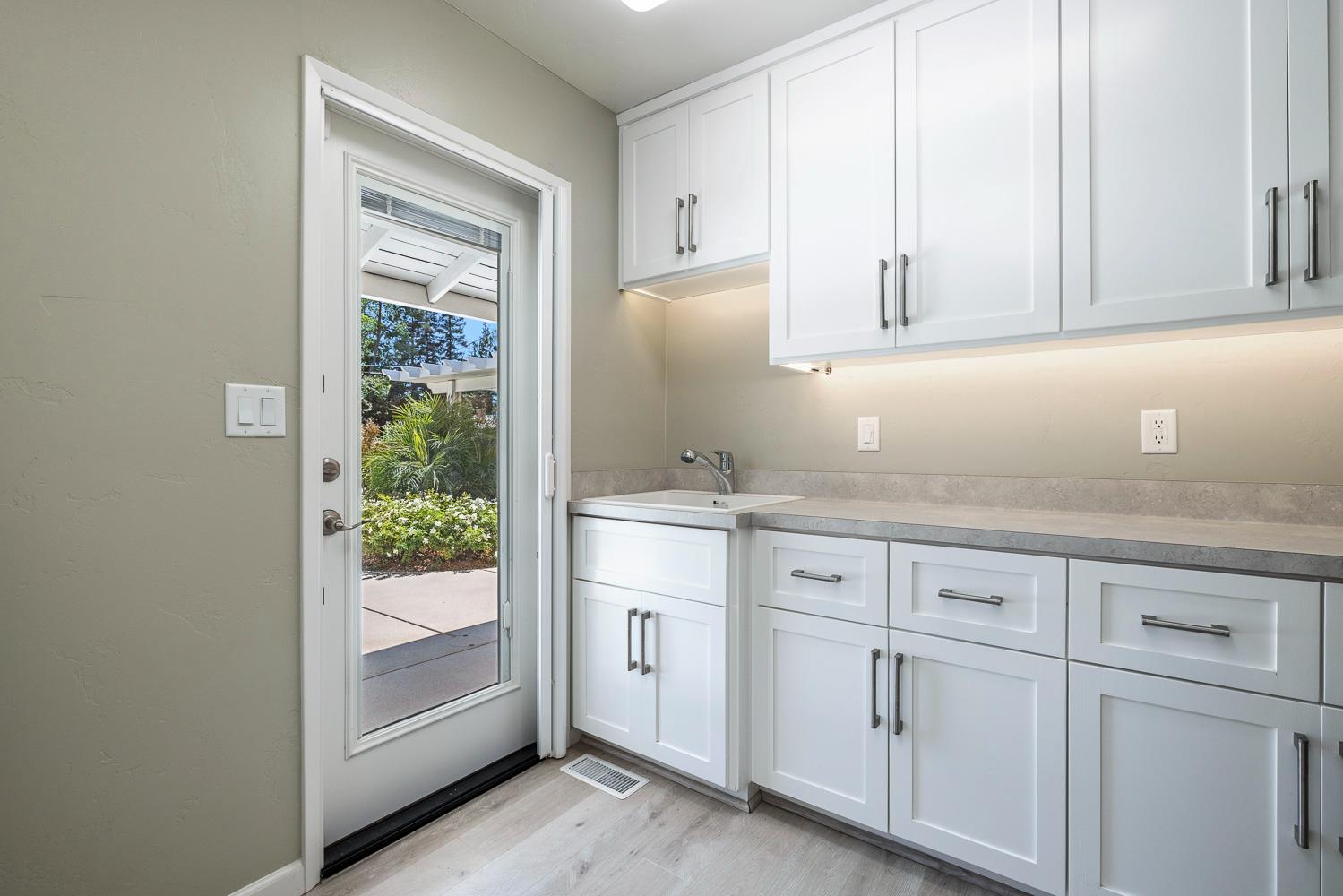 1381 E Revere Rd, Fresno, CA 93720