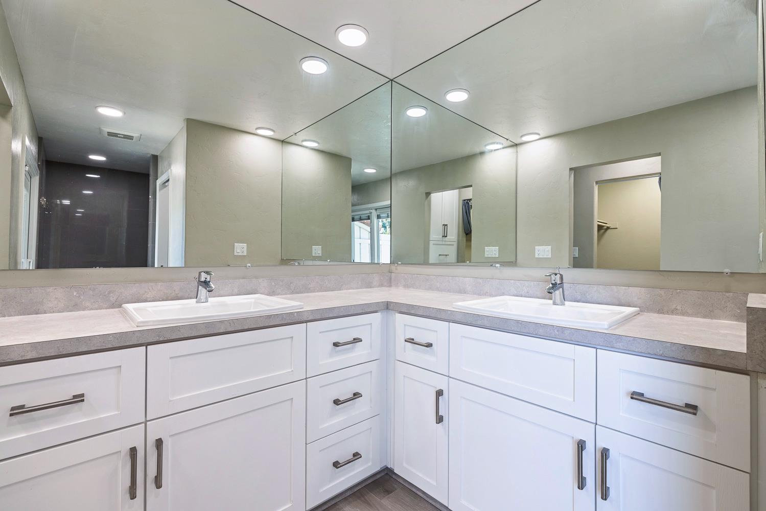 1381 E Revere Rd, Fresno, CA 93720