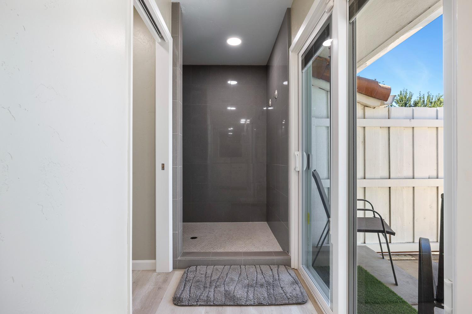 1381 E Revere Rd, Fresno, CA 93720