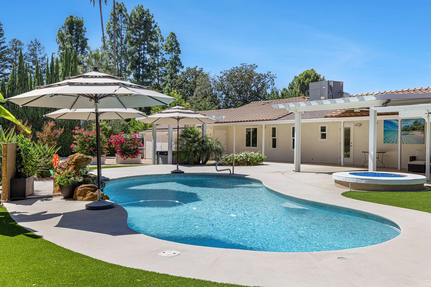 1381 E Revere Rd, Fresno, CA 93720