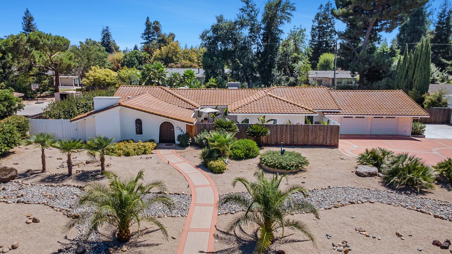 1381 E Revere Rd, Fresno, CA 93720