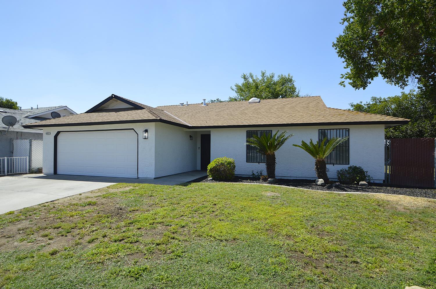 4952 E Huntington Ave, Fresno, CA 93727