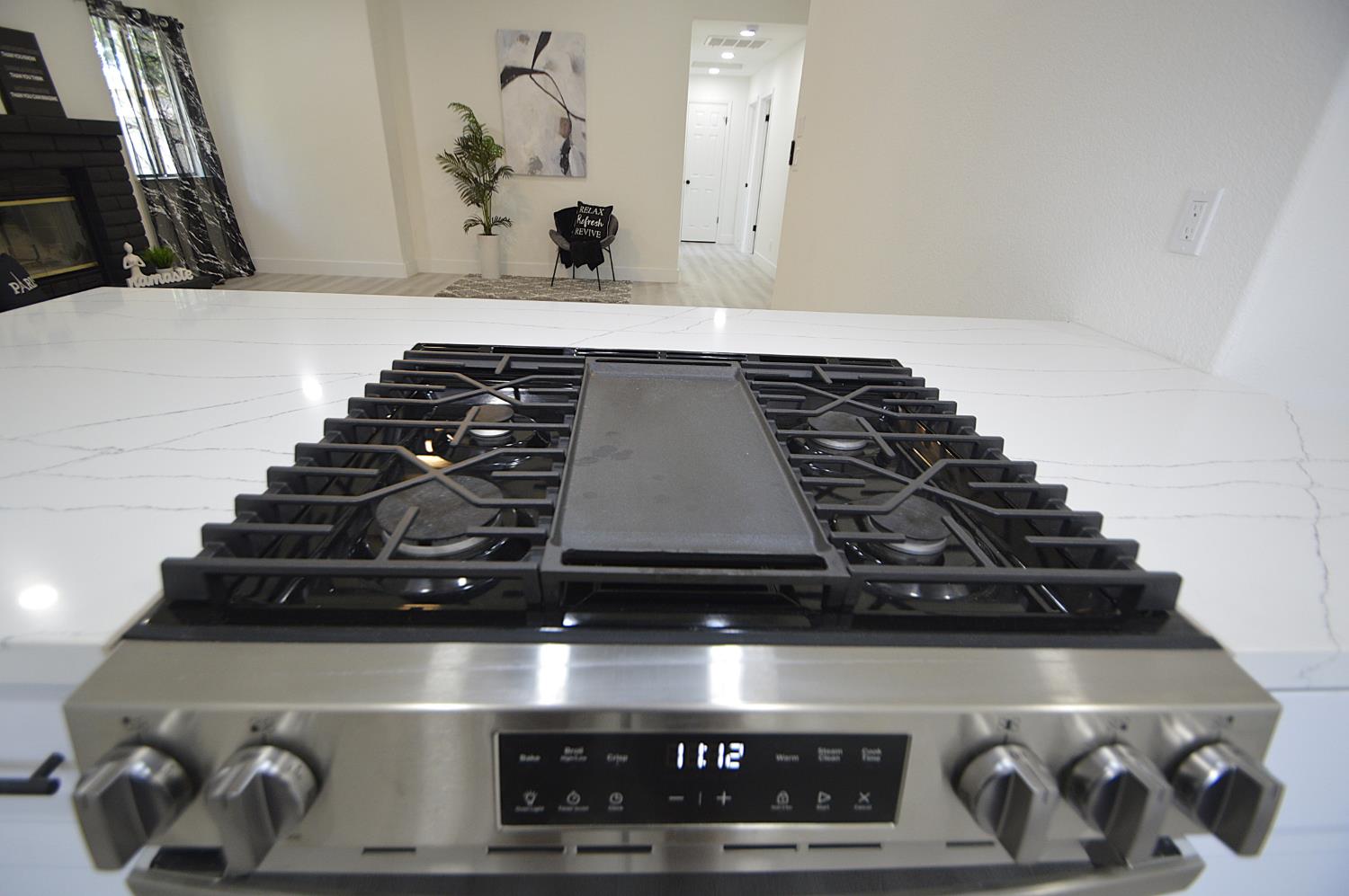 4952 E Huntington Ave, Fresno, CA 93727