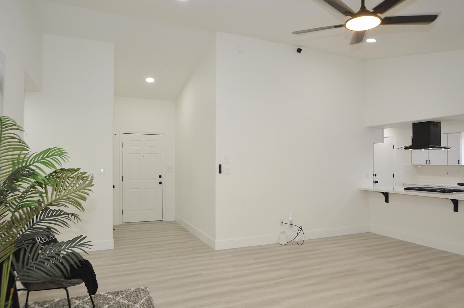 4952 E Huntington Ave, Fresno, CA 93727