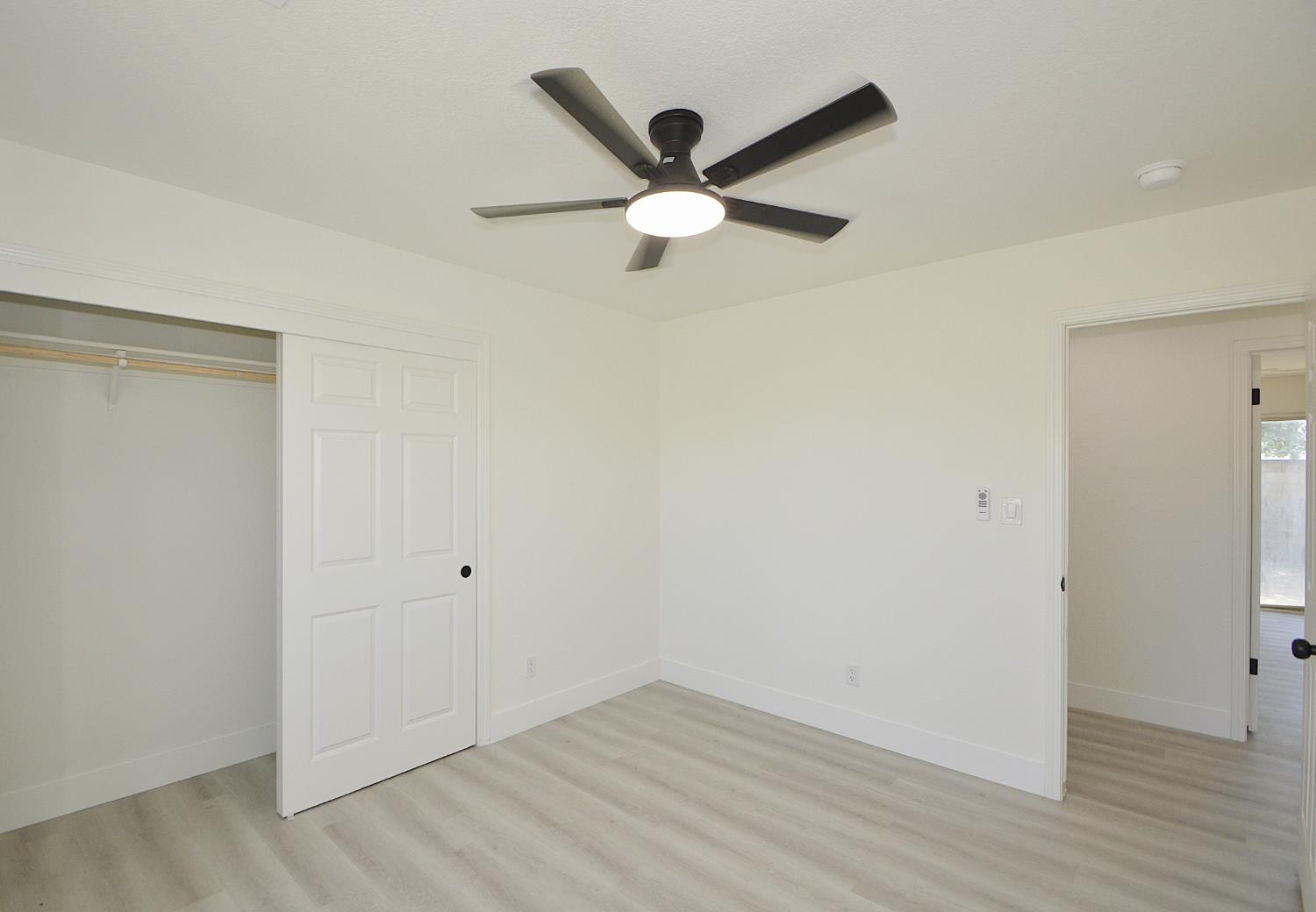 4952 E Huntington Ave, Fresno, CA 93727
