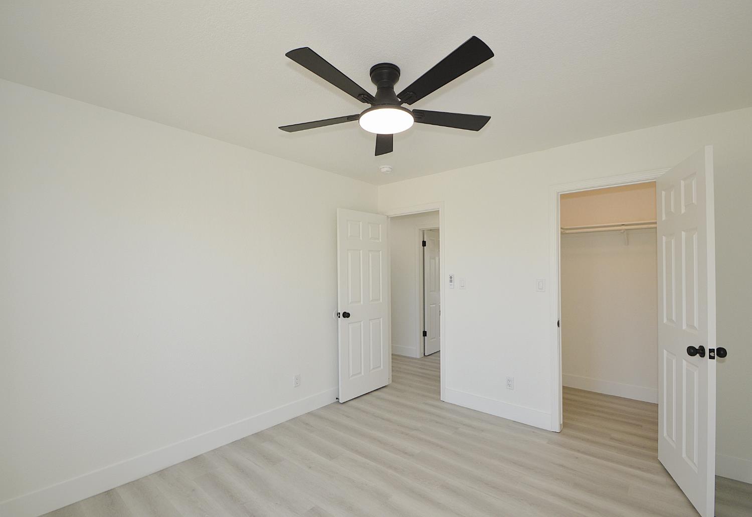4952 E Huntington Ave, Fresno, CA 93727