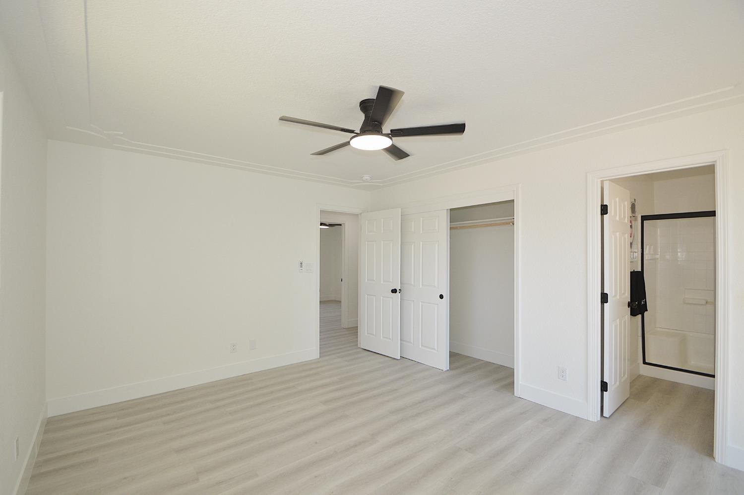 4952 E Huntington Ave, Fresno, CA 93727