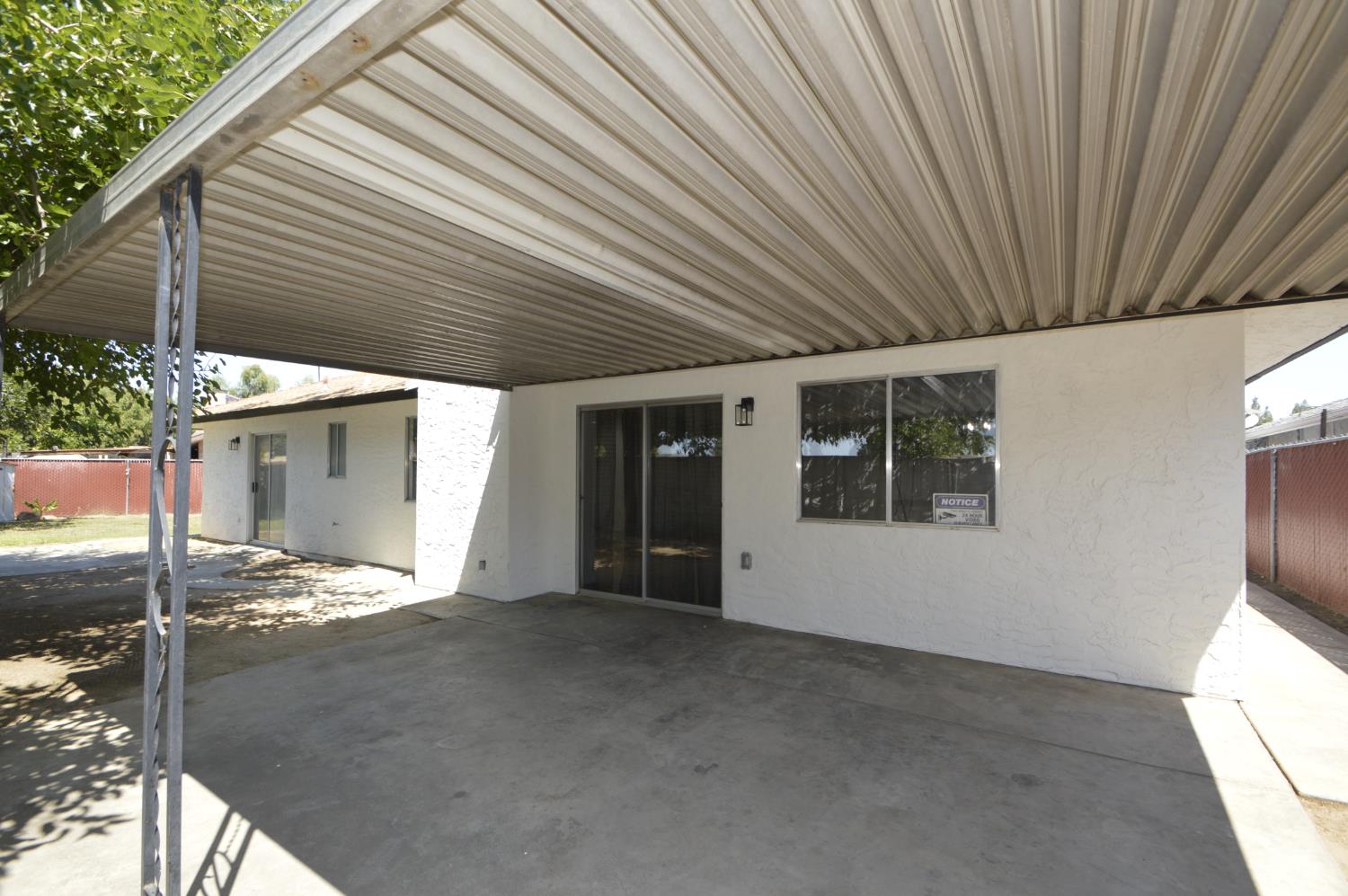 4952 E Huntington Ave, Fresno, CA 93727