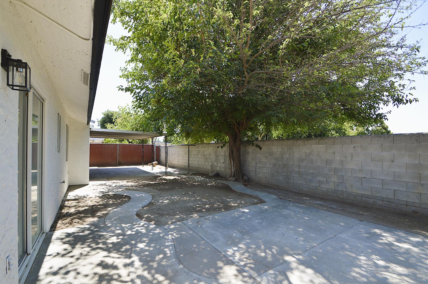 4952 E Huntington Ave, Fresno, CA 93727