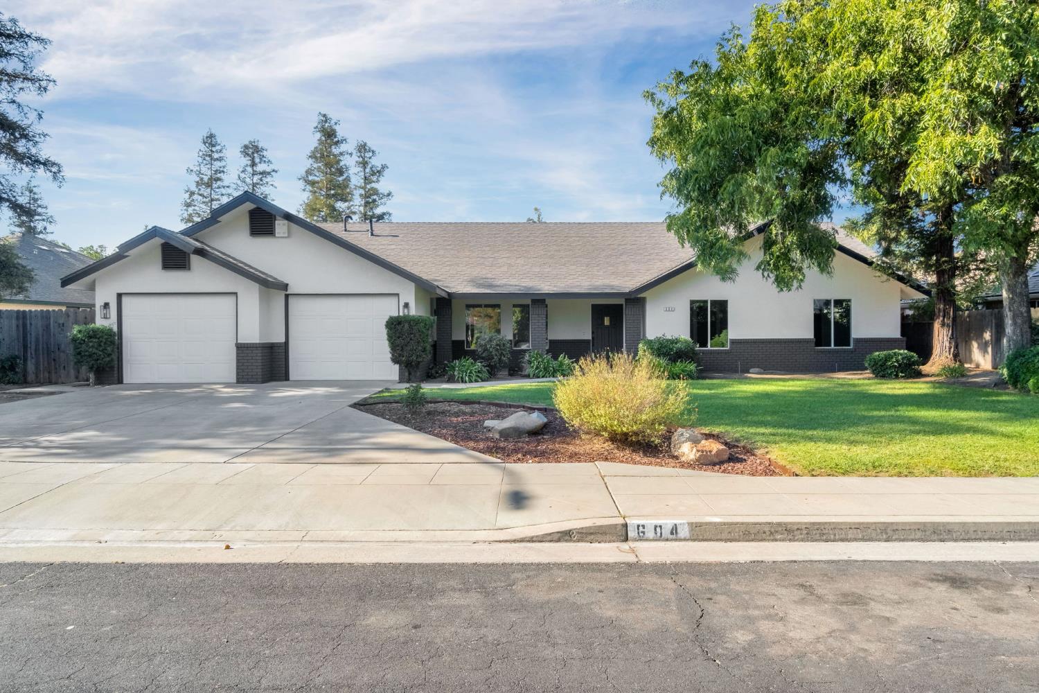 604 W Ellery Ave, Clovis, CA 93612