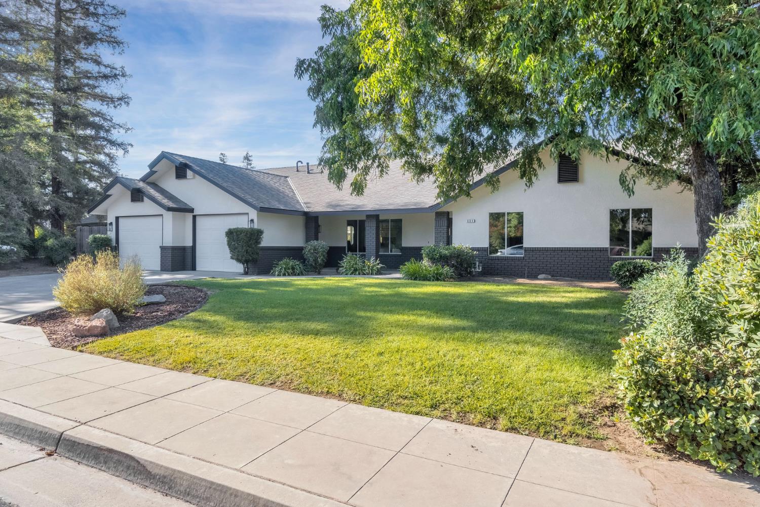 604 W Ellery Ave, Clovis, CA 93612