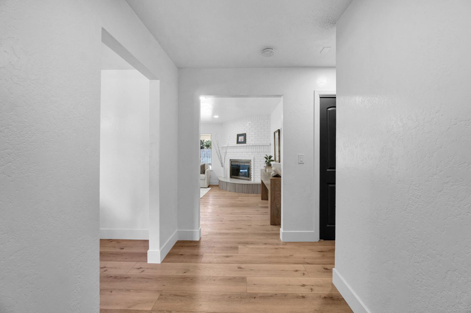 604 W Ellery Ave, Clovis, CA 93612