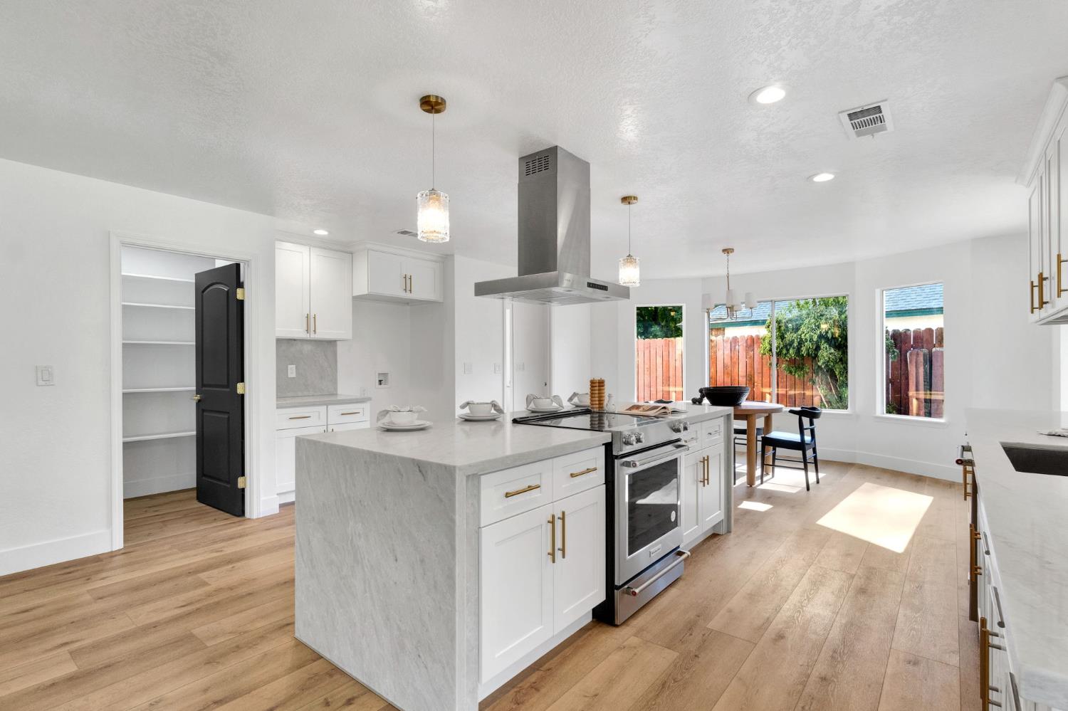 604 W Ellery Ave, Clovis, CA 93612
