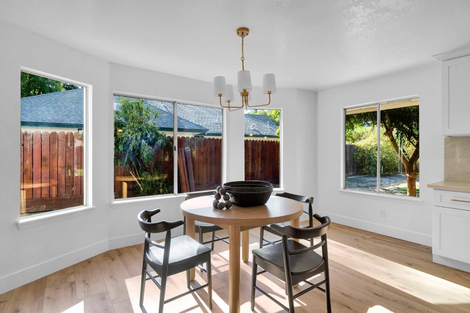 604 W Ellery Ave, Clovis, CA 93612