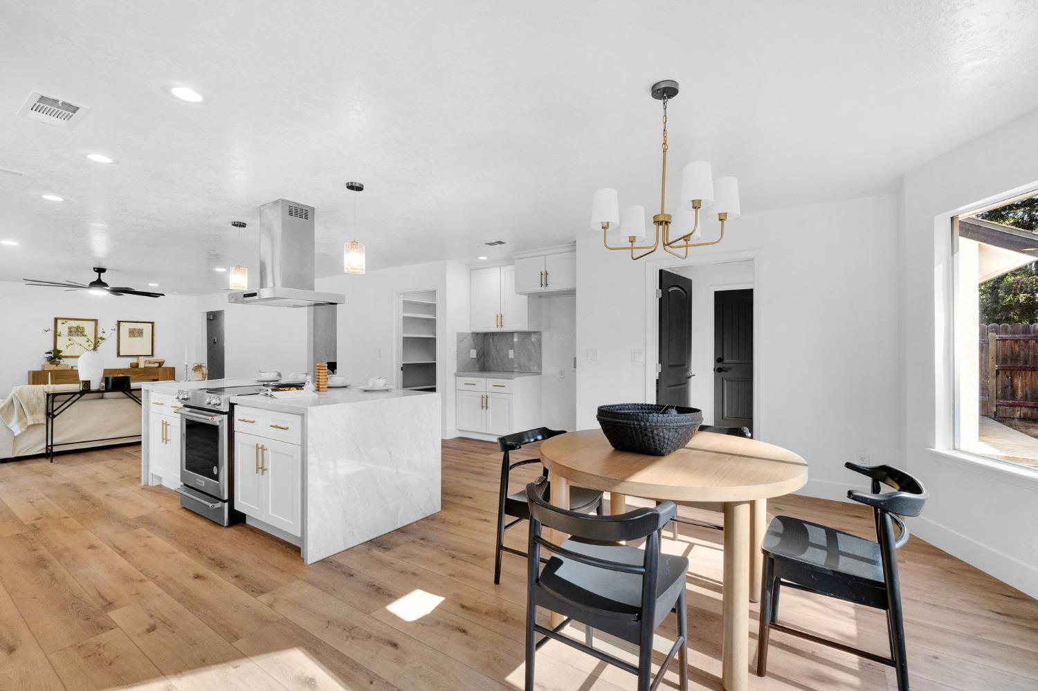 604 W Ellery Ave, Clovis, CA 93612