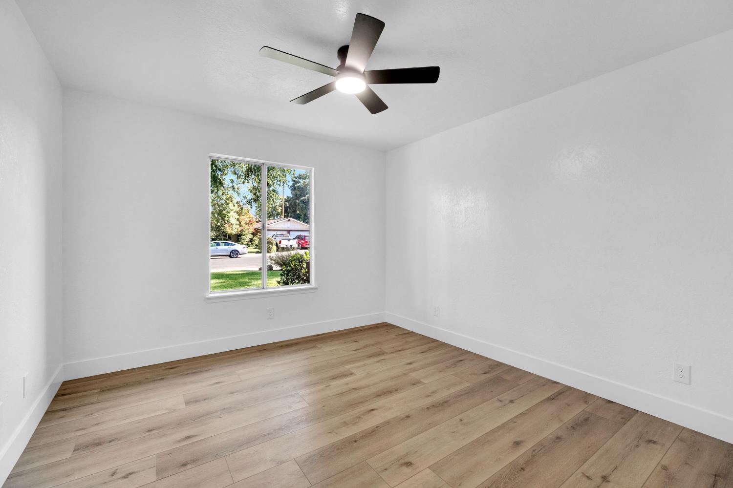 604 W Ellery Ave, Clovis, CA 93612