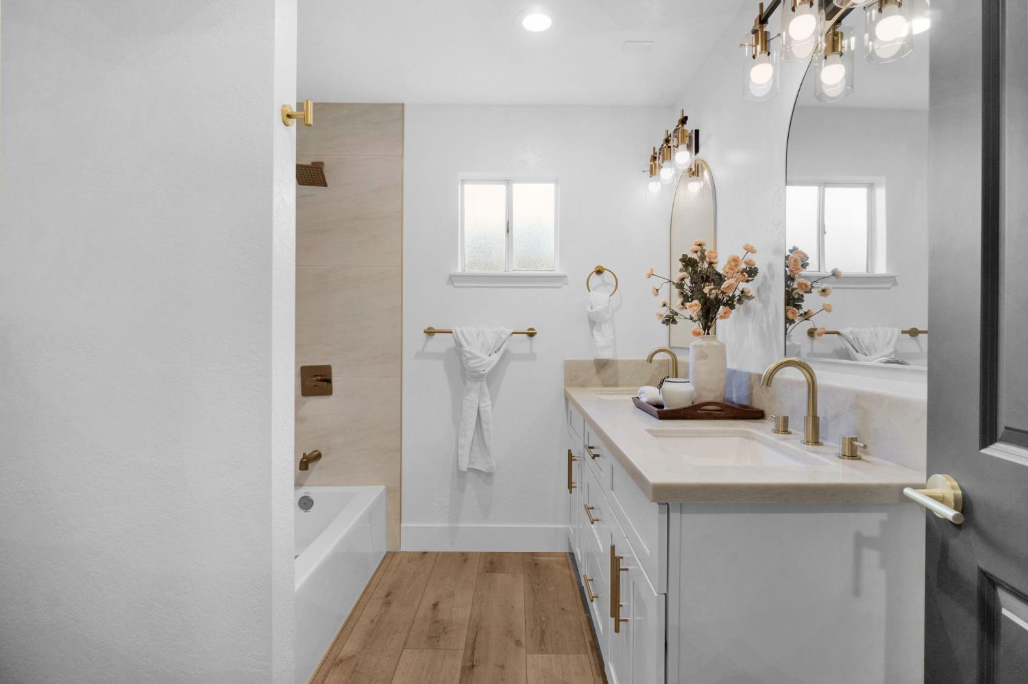 604 W Ellery Ave, Clovis, CA 93612