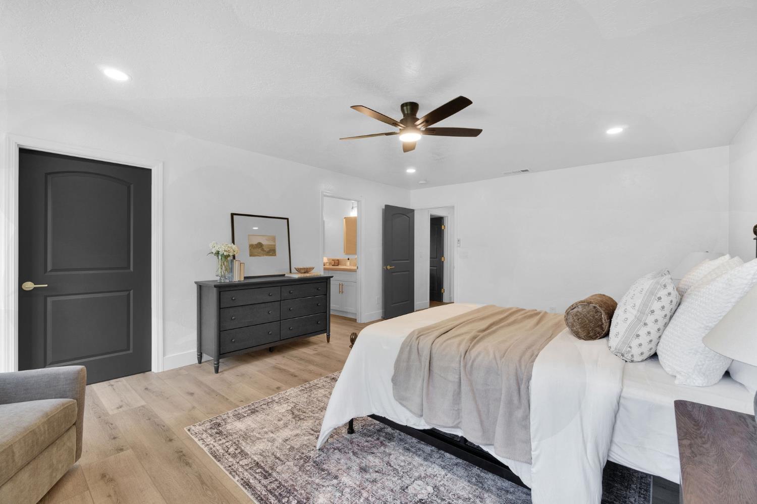 604 W Ellery Ave, Clovis, CA 93612