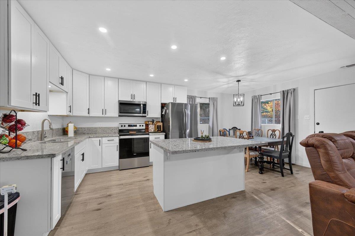 33412 Linson Rd, Tollhouse, CA 93667