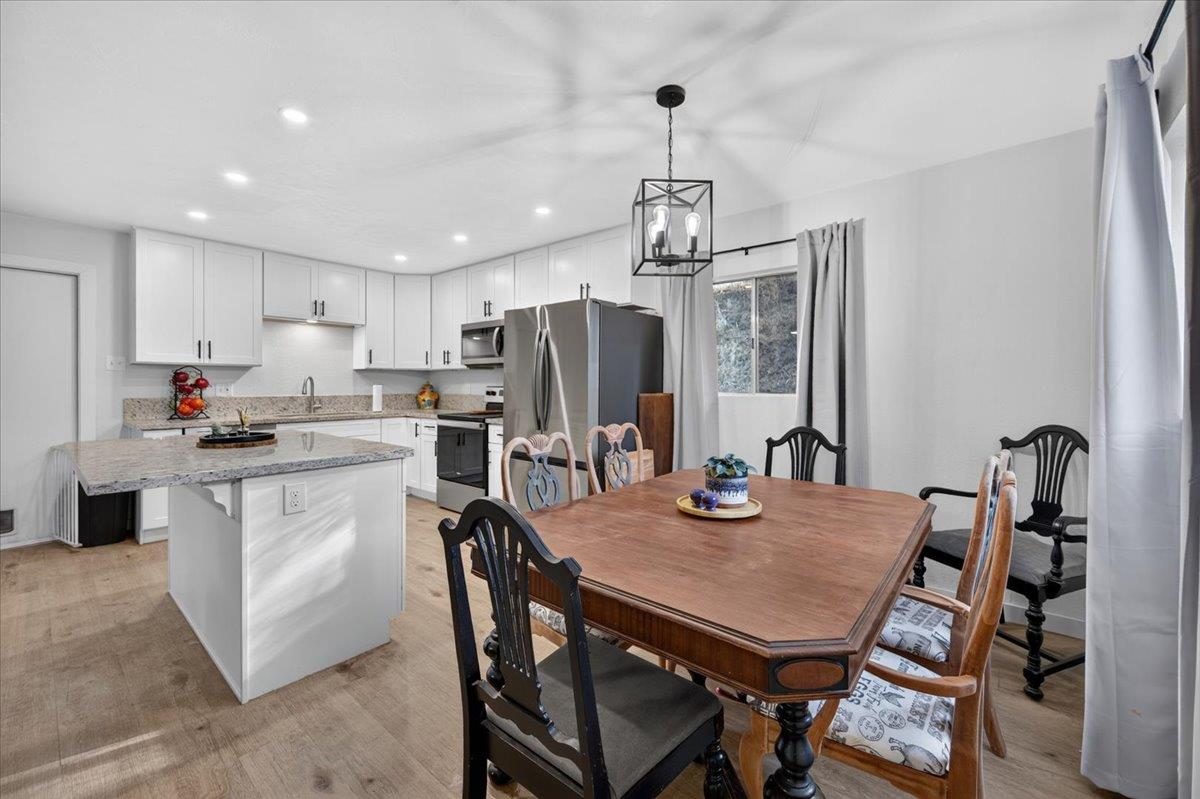 33412 Linson Rd, Tollhouse, CA 93667