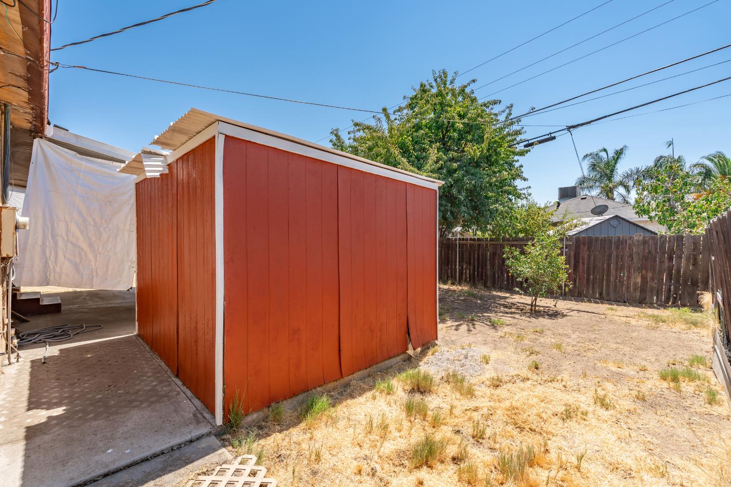 1625 W Pontiac Way, Fresno, CA 93705