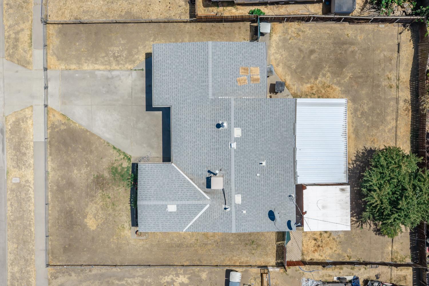 1625 W Pontiac Way, Fresno, CA 93705