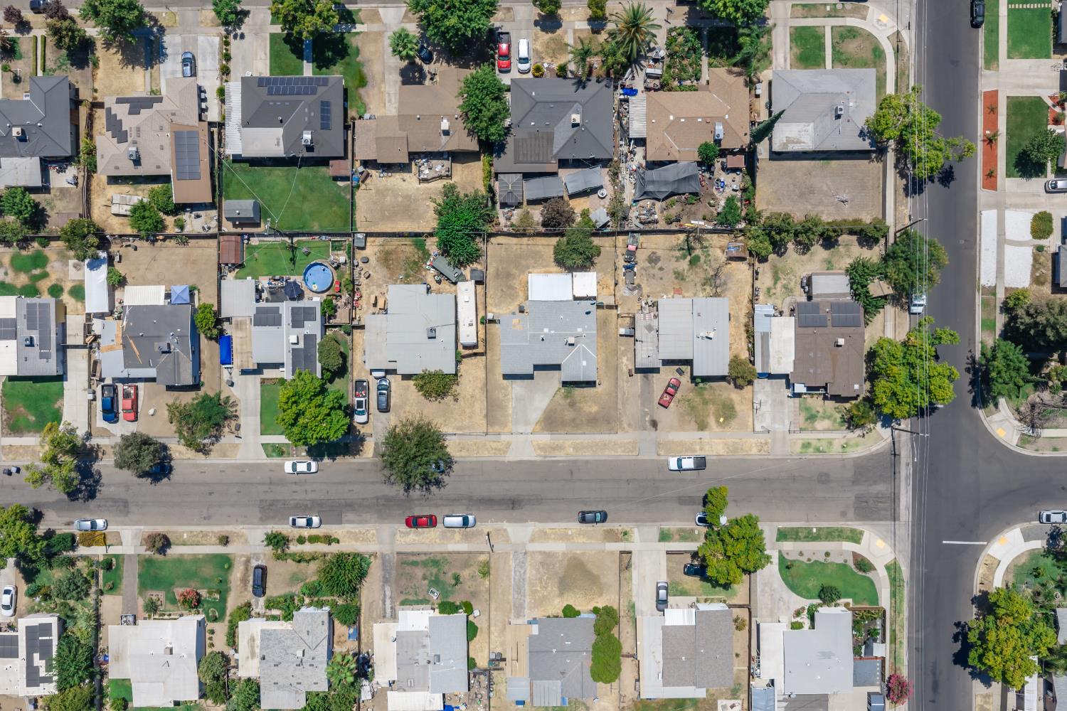 1625 W Pontiac Way, Fresno, CA 93705