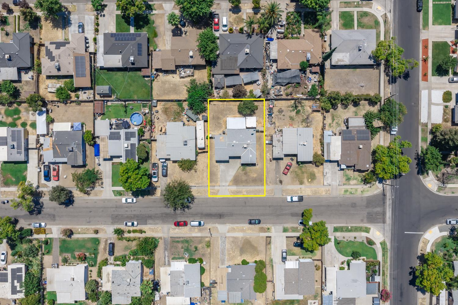 1625 W Pontiac Way, Fresno, CA 93705