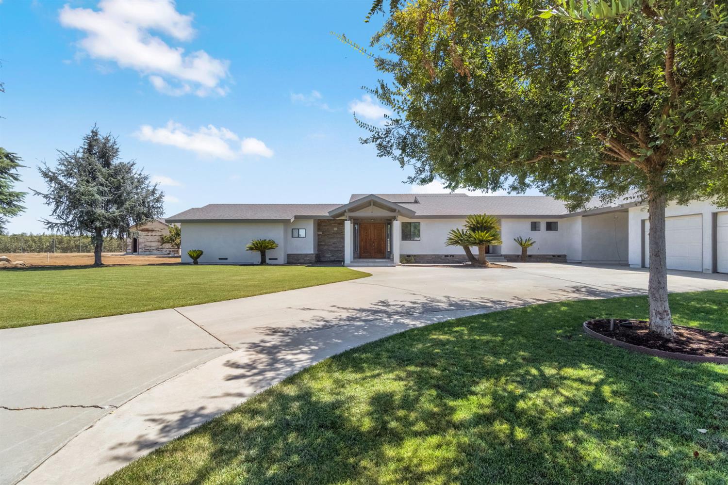 248 S Quality Ave, Sanger, CA 93657