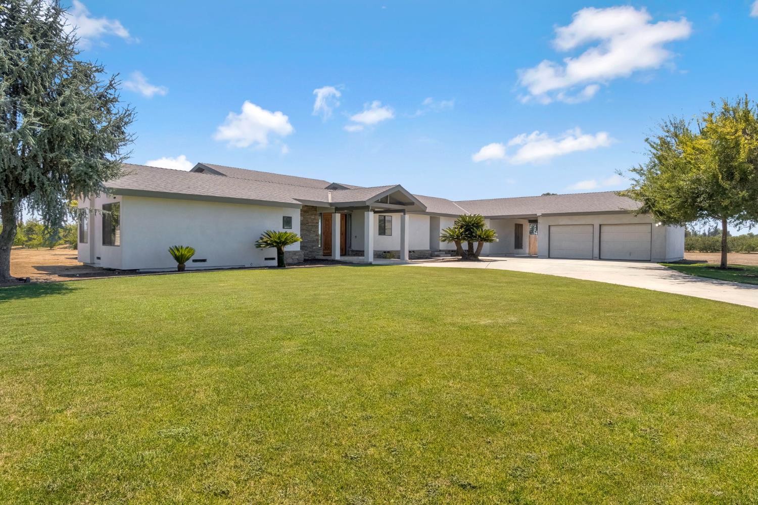 248 S Quality Ave, Sanger, CA 93657