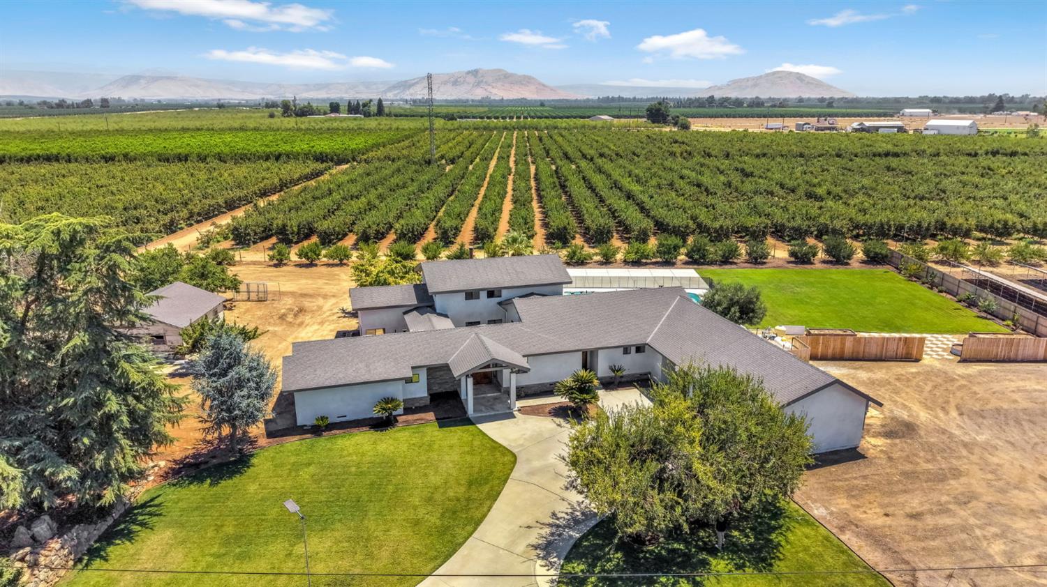 248 S Quality Ave, Sanger, CA 93657