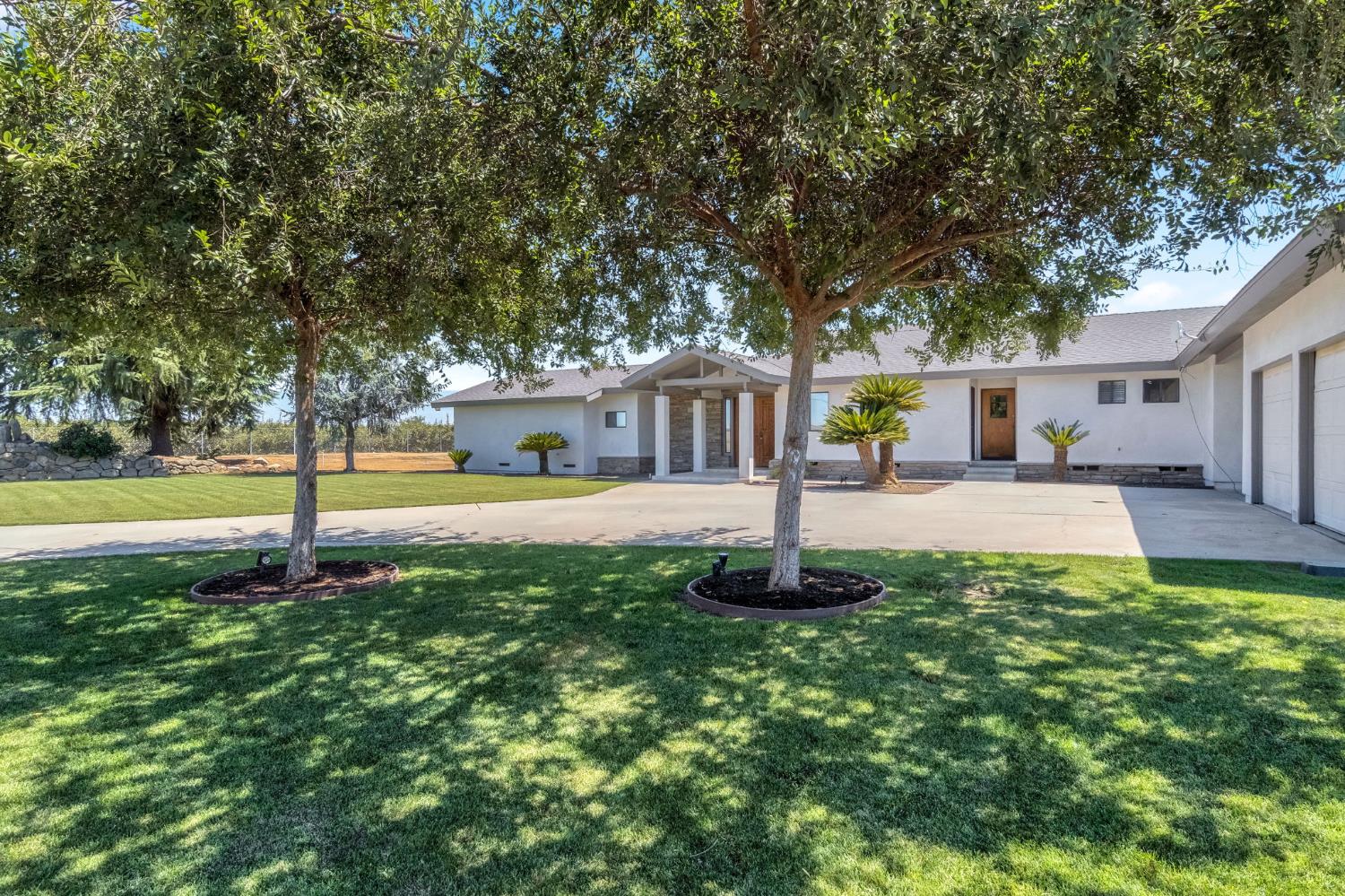 248 S Quality Ave, Sanger, CA 93657