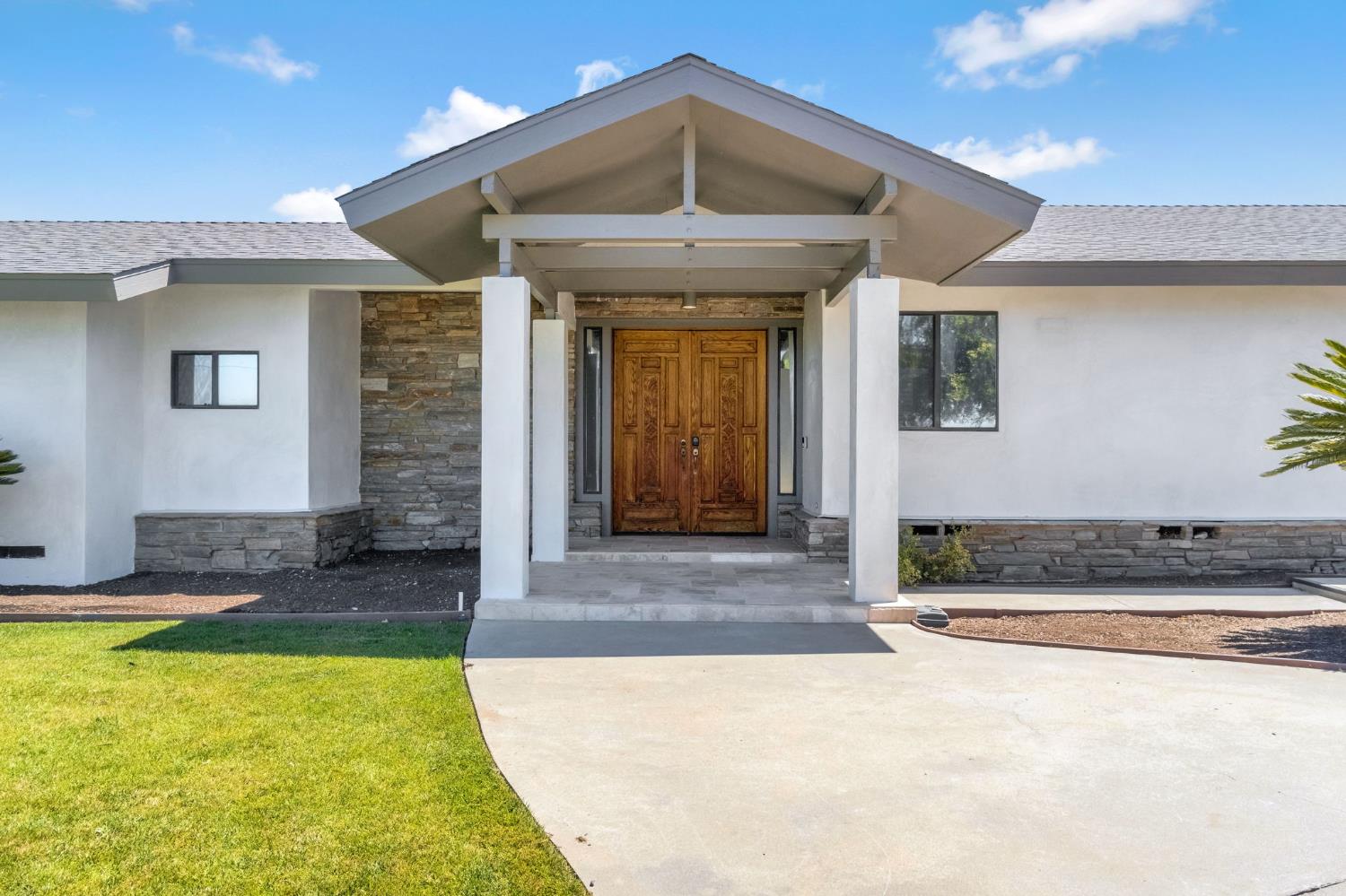 248 S Quality Ave, Sanger, CA 93657