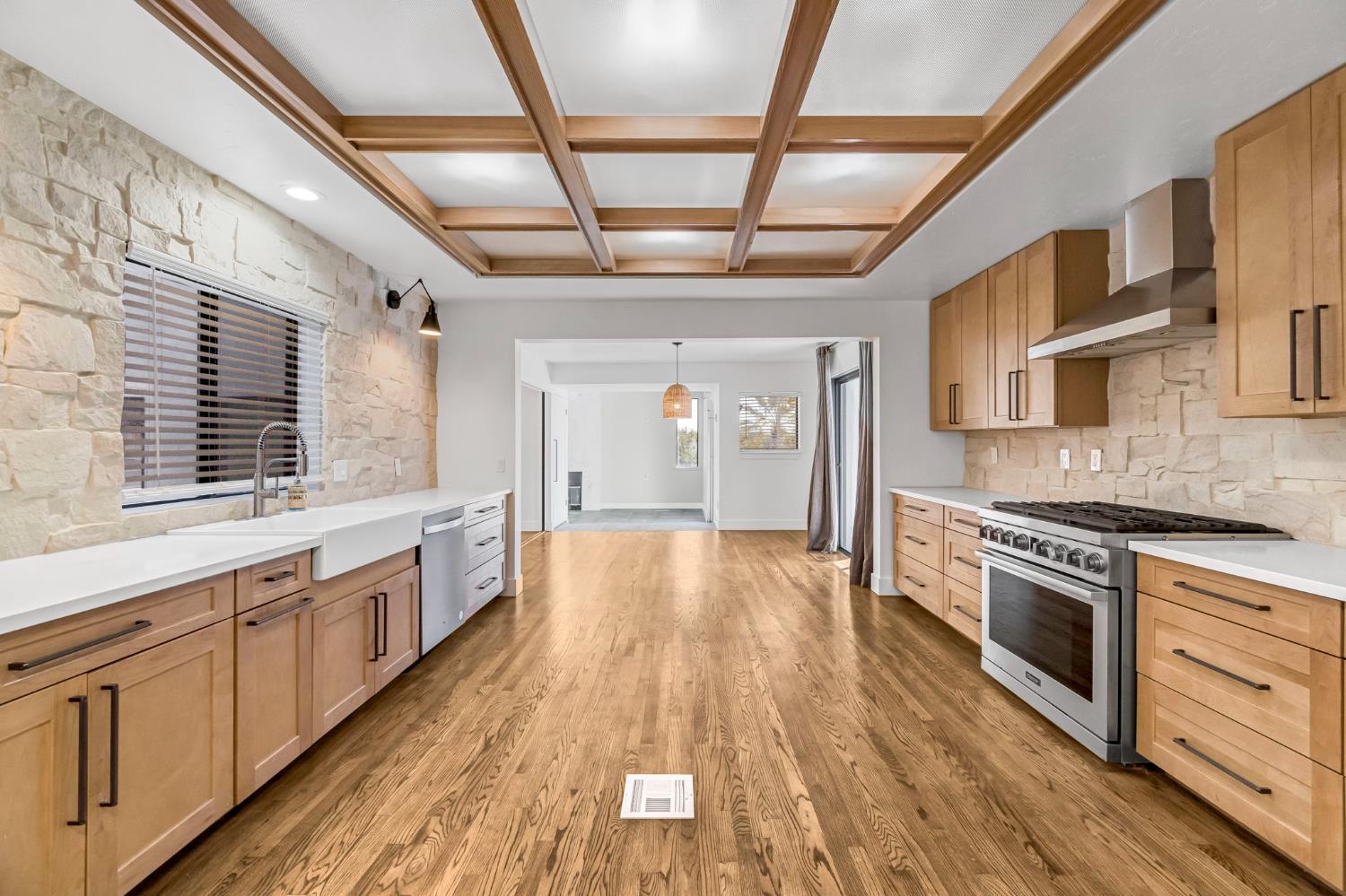 248 S Quality Ave, Sanger, CA 93657
