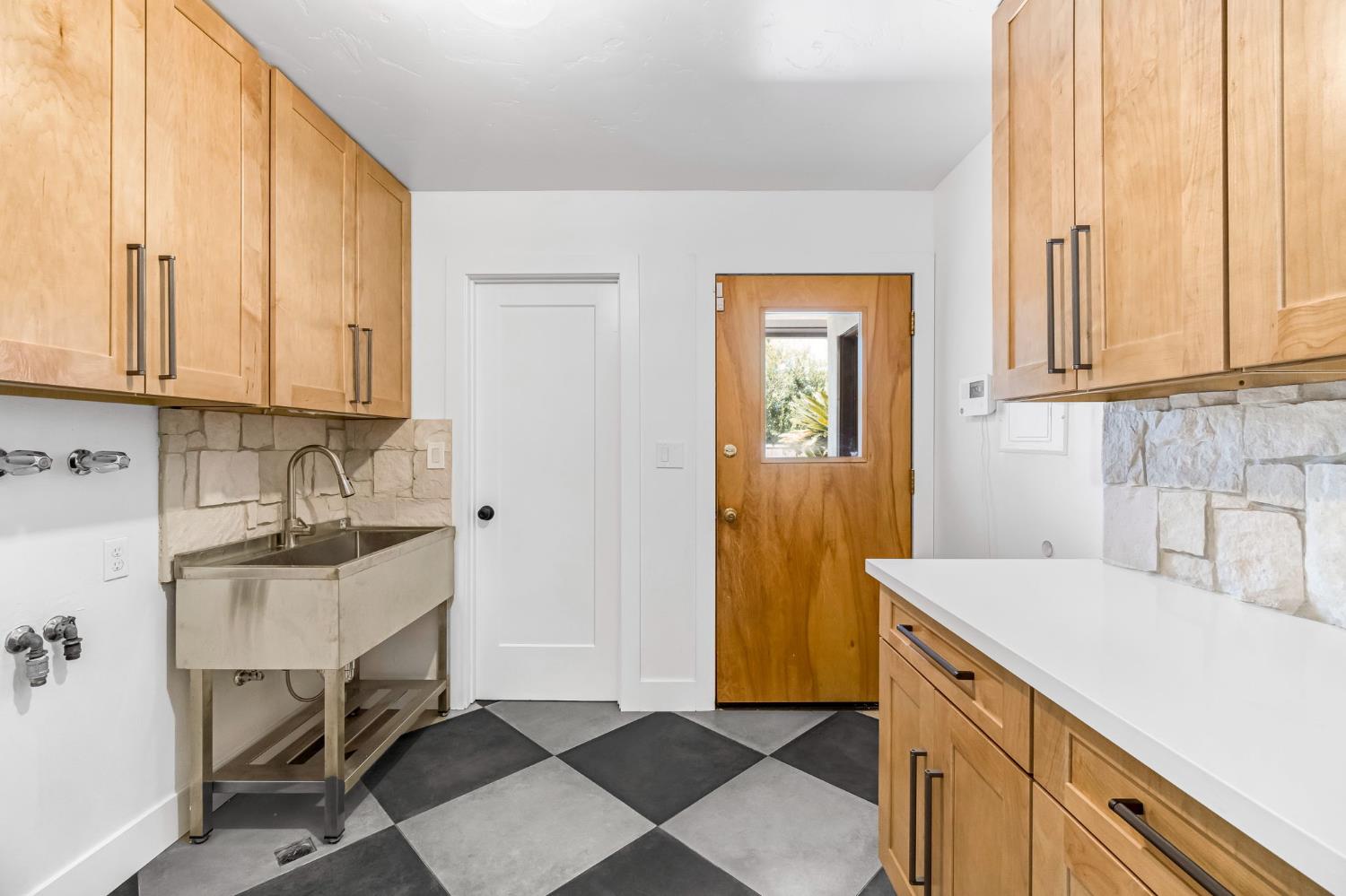 248 S Quality Ave, Sanger, CA 93657