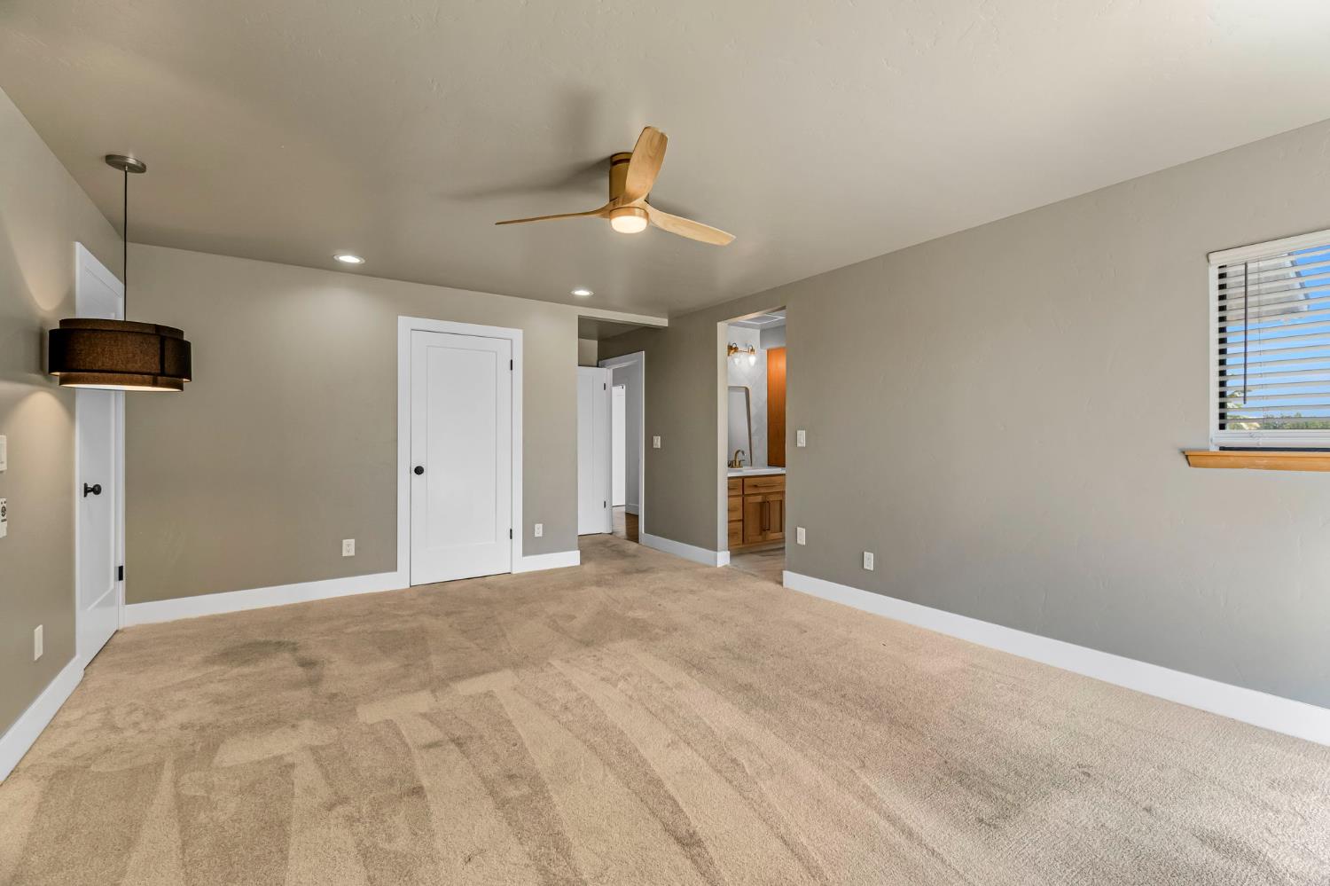 248 S Quality Ave, Sanger, CA 93657