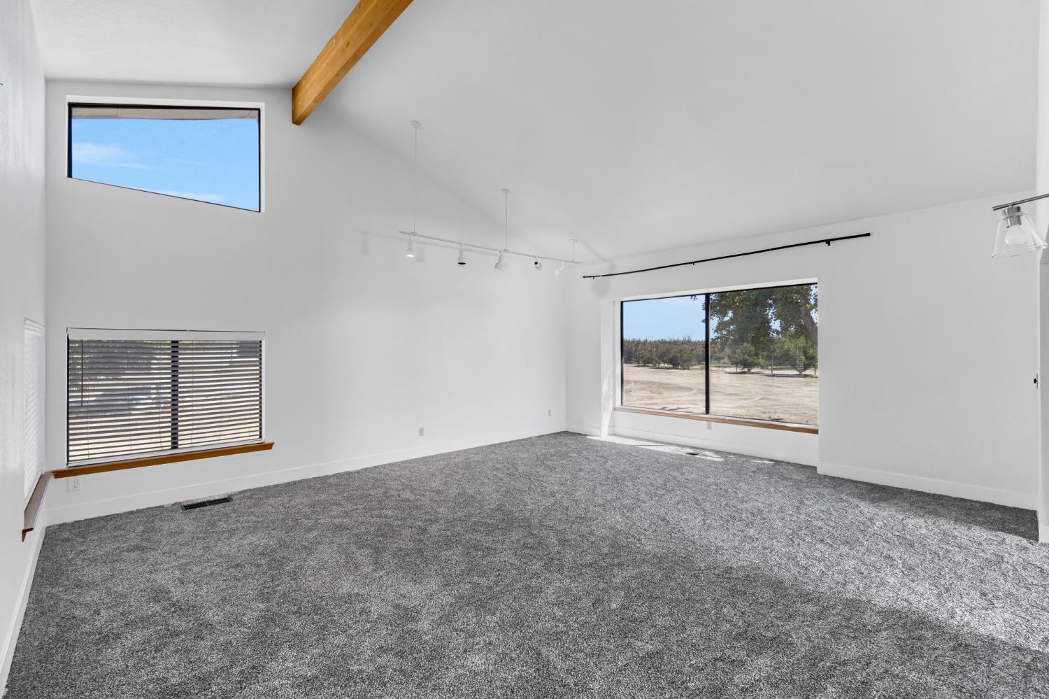 248 S Quality Ave, Sanger, CA 93657