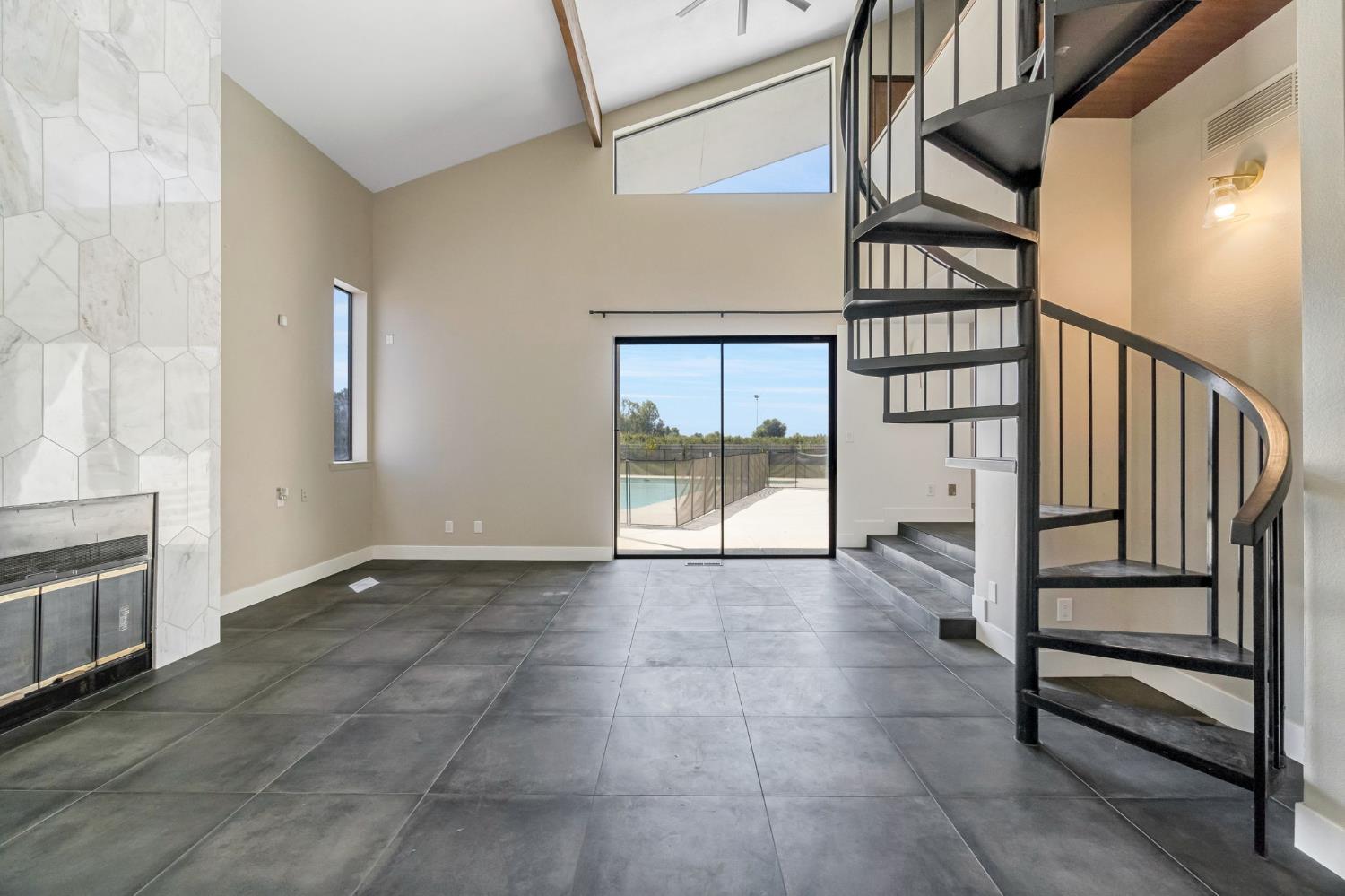248 S Quality Ave, Sanger, CA 93657