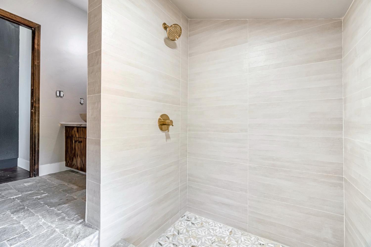248 S Quality Ave, Sanger, CA 93657