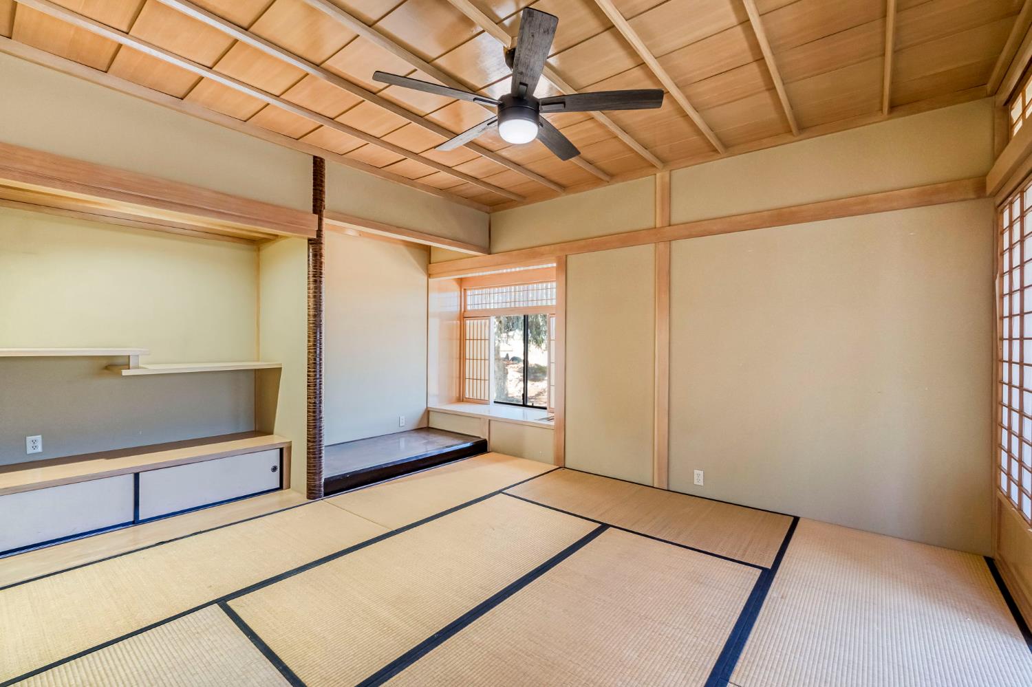 248 S Quality Ave, Sanger, CA 93657