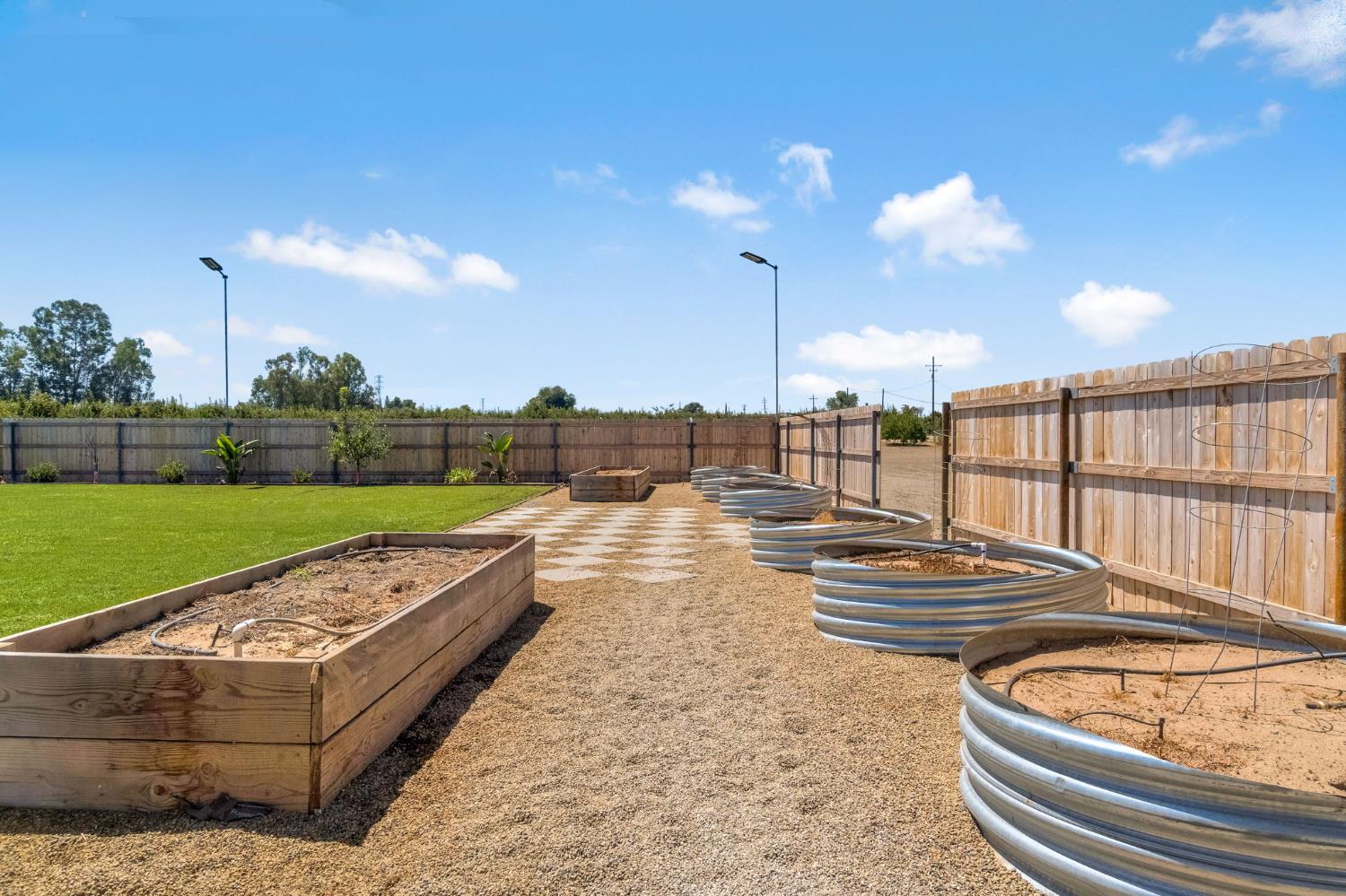 248 S Quality Ave, Sanger, CA 93657