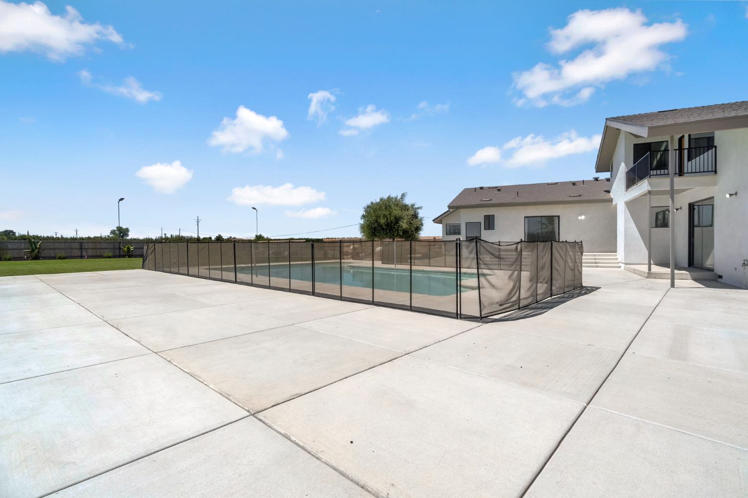 248 S Quality Ave, Sanger, CA 93657