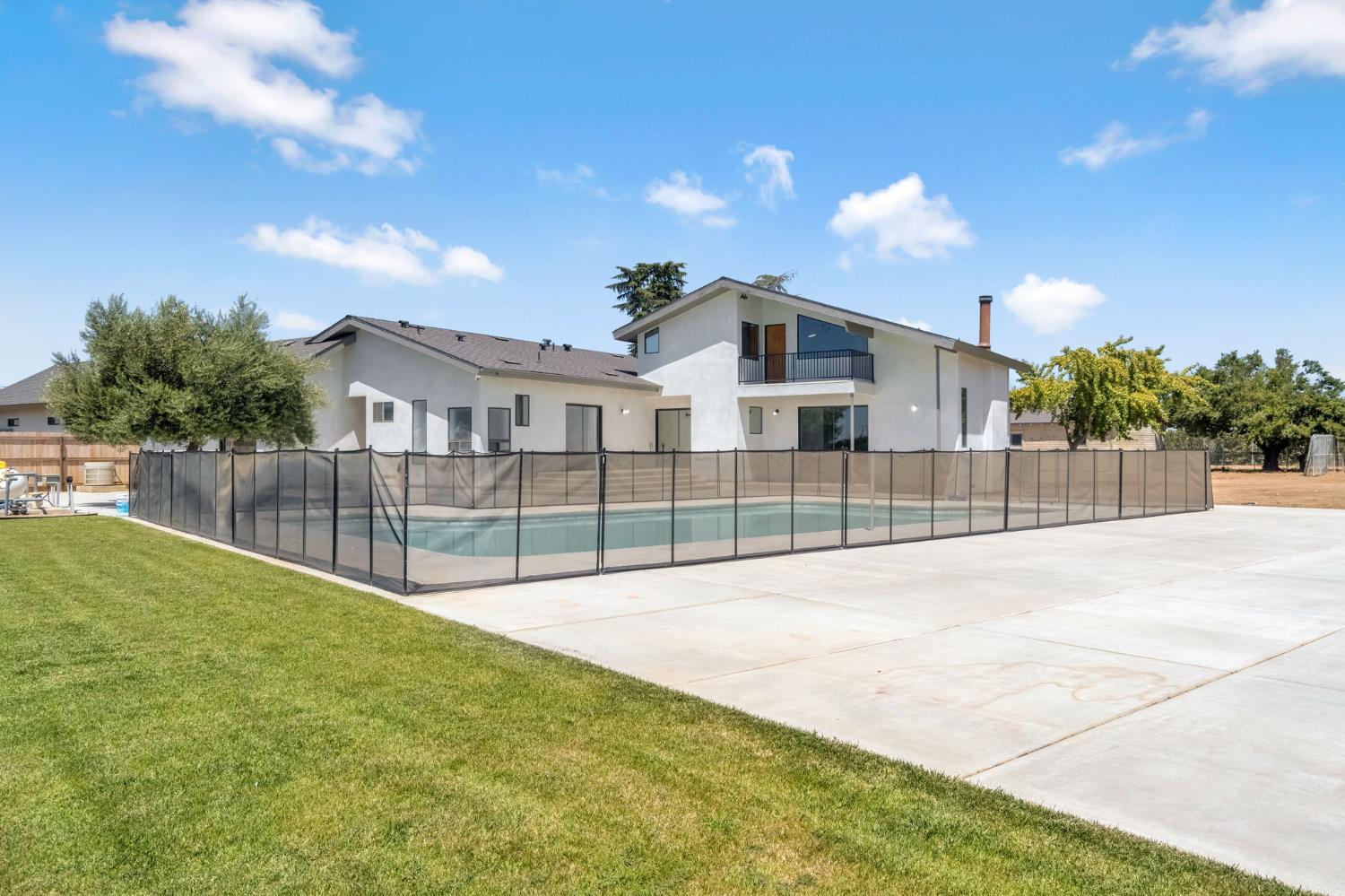 248 S Quality Ave, Sanger, CA 93657