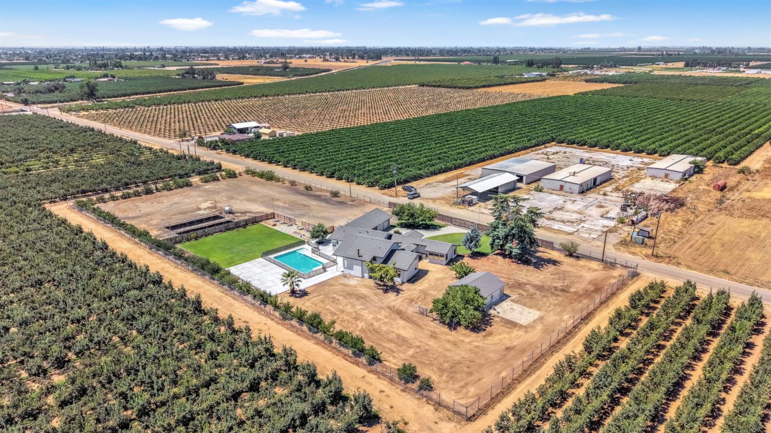 248 S Quality Ave, Sanger, CA 93657