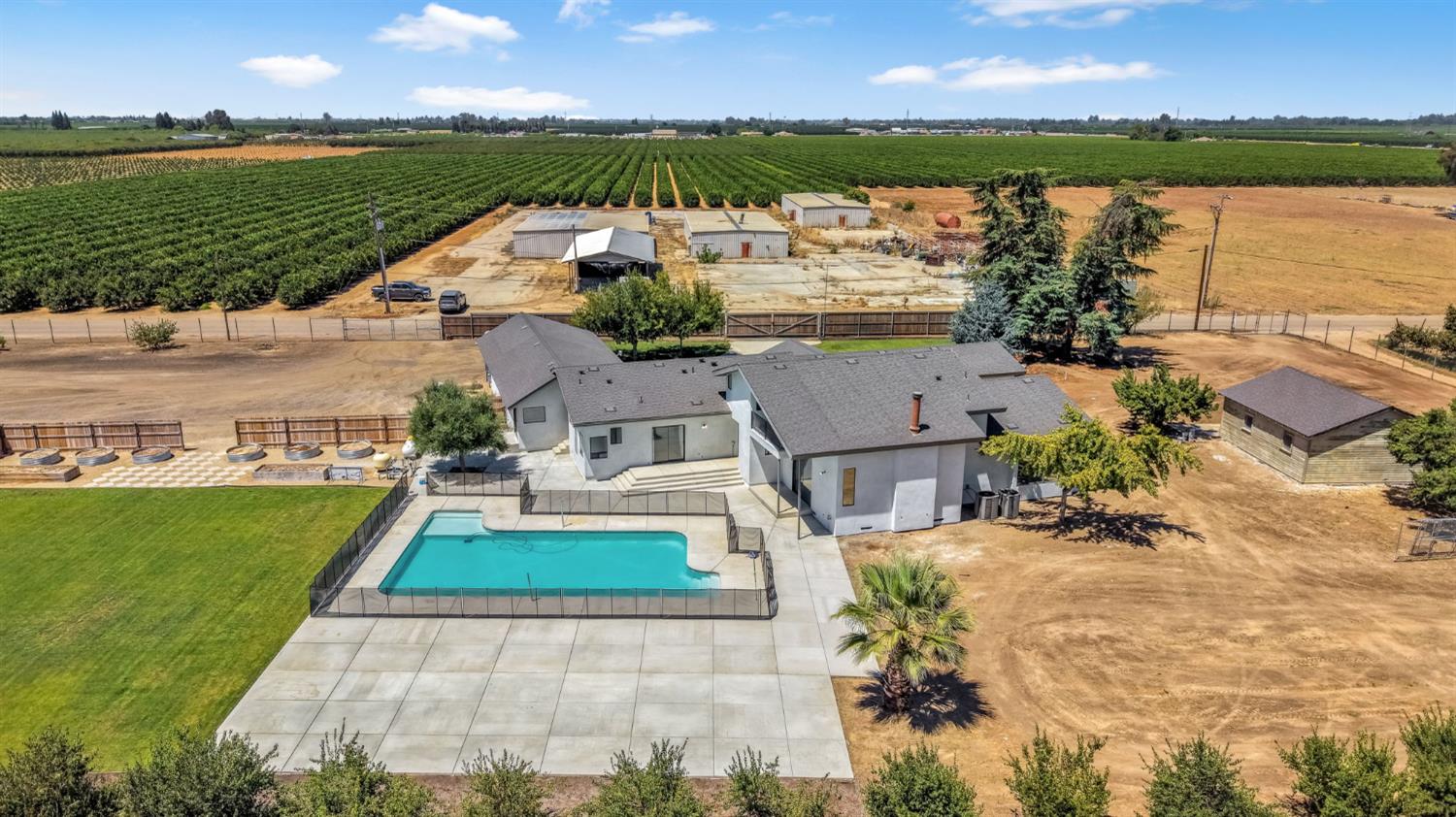 248 S Quality Ave, Sanger, CA 93657