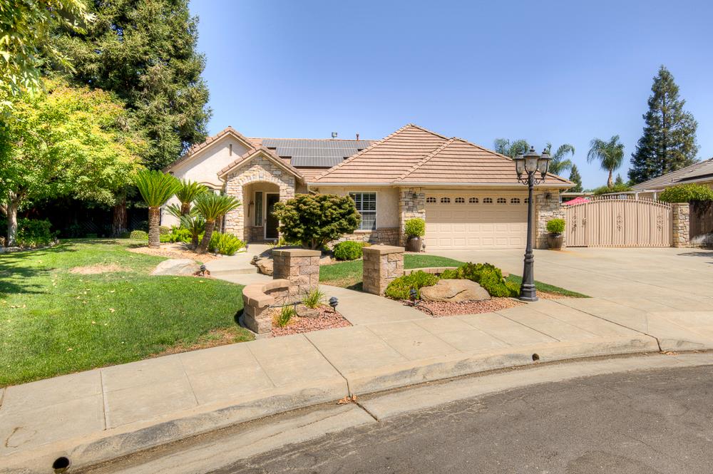 2855 Richert Ave, Clovis, CA 93611