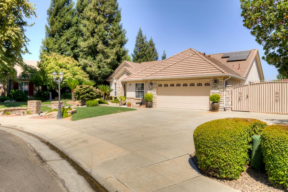 2855 Richert Ave, Clovis, CA 93611