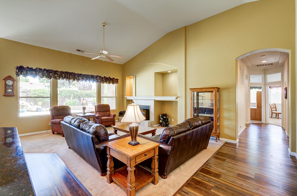 2855 Richert Ave, Clovis, CA 93611