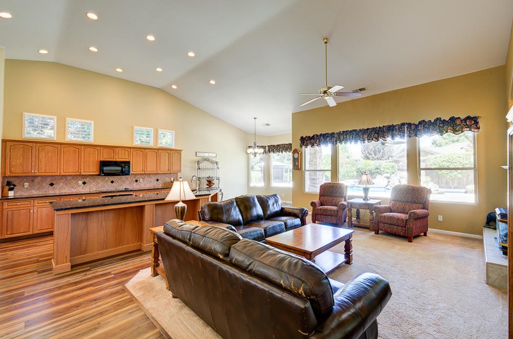 2855 Richert Ave, Clovis, CA 93611