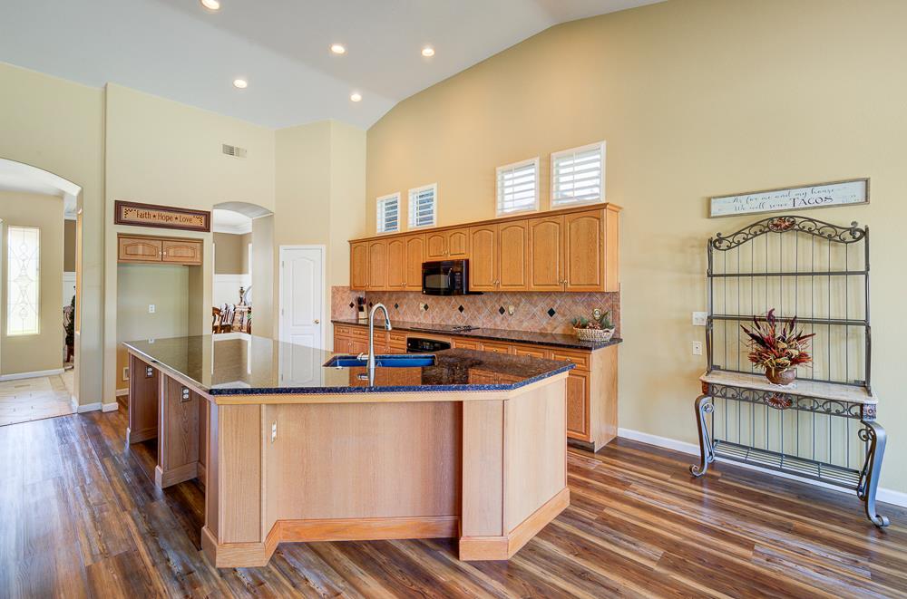 2855 Richert Ave, Clovis, CA 93611